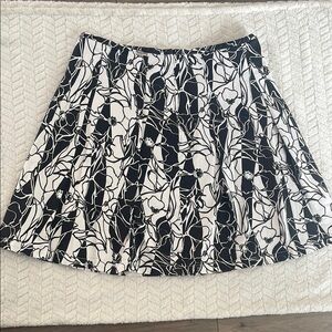 ST.JOHN SPORT Floral Black and White Skirt Size 16
